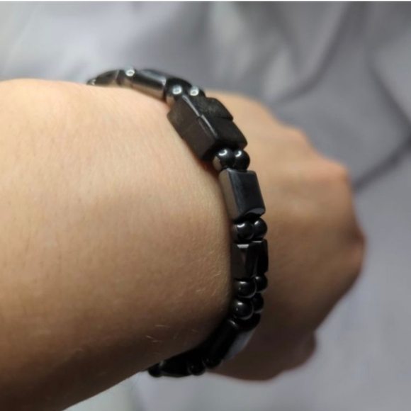 Magnetic Hematite Bracelet - Picture 3 of 6